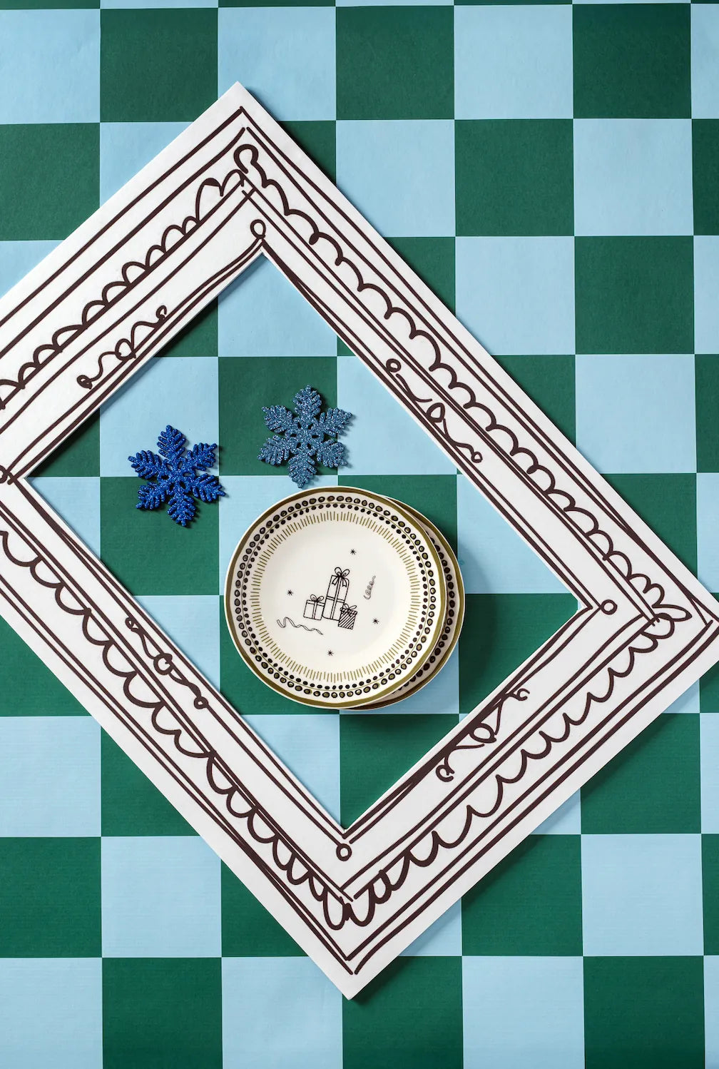 HOLIDAY COLLECTION DESSERT PLATE, GREEN